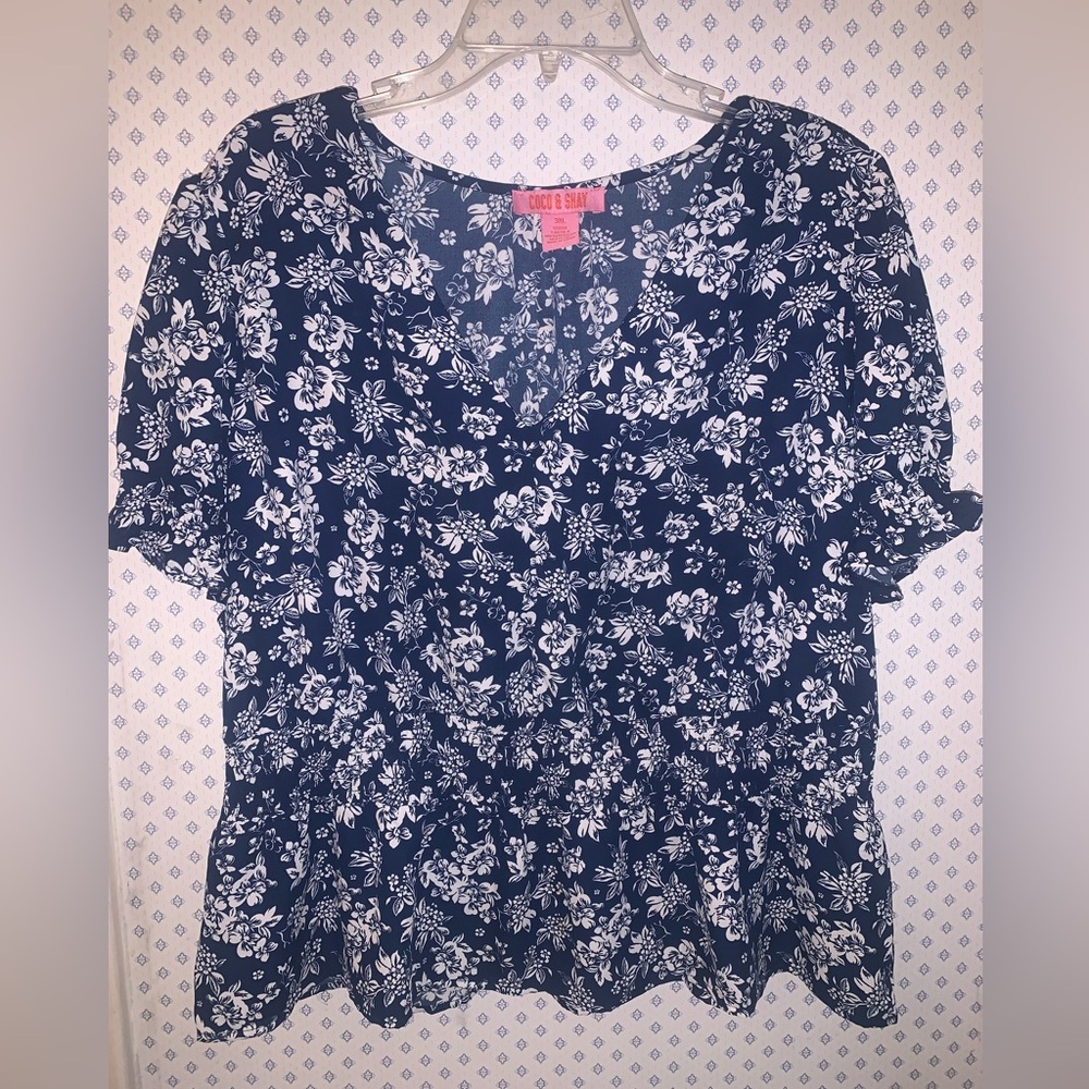 💙💙SWEET LITTLE PLUS SIZE 3X PULLOVER CROP WITH ELASTIC AT SLEEVES & WAIST💙💙